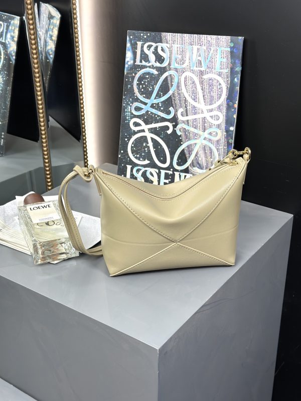 Size: 23×15.5×6.5cm - Image 2