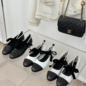 CHANE* | Chanel classic pearl chain anklet Mary Jane shoes
