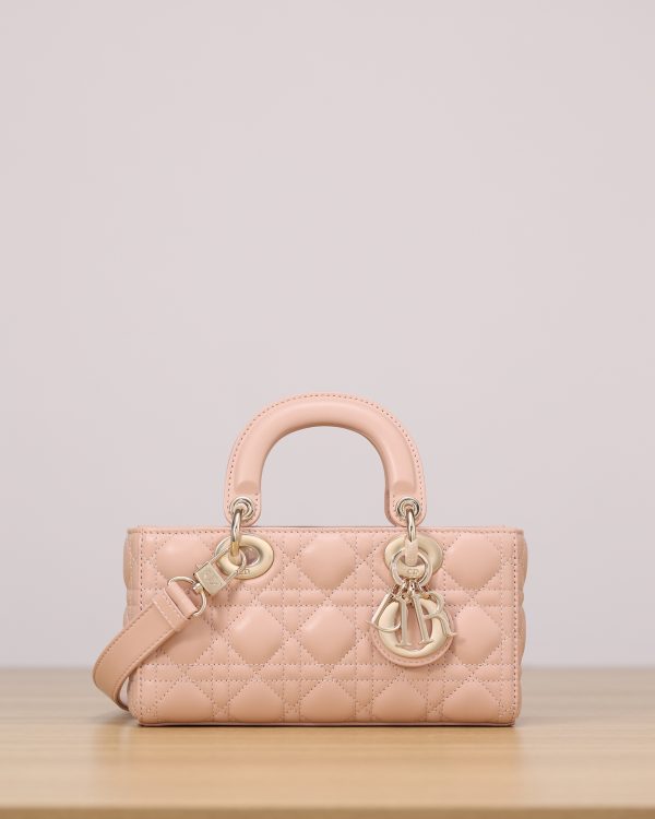 Small Lady D-Joy handbag(channel)