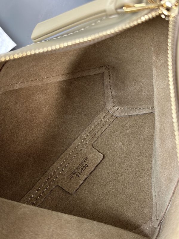 Size: 23×15.5×6.5cm - Image 9