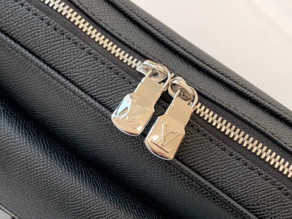 Louis Vuitton Size 29.5x20x10.5 cm - Image 2