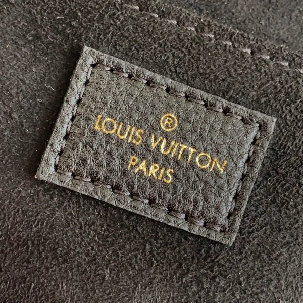 Louis Vuitton Size: 14.0 x 17.0 x 5.0 cm - Image 2