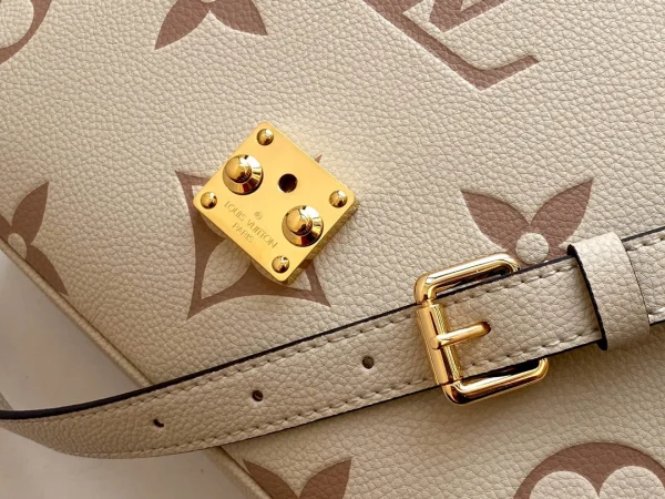 Louis Vuitton size: 25x19x7cm - Image 2