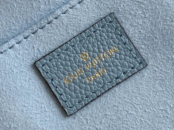Louis Vuitton Size: 14.0 x 17.0 x 5.0 cm - Image 3