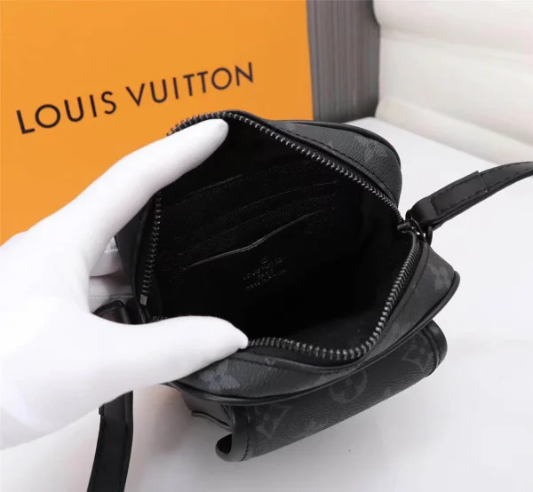 Louis Vuitton Model: 69404 Size: 15x17x8cm - Image 5