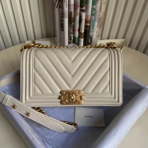 ?Chanel Calfskin Size:25x15x9cm