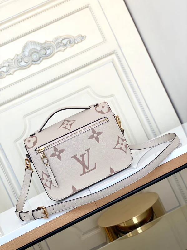 Louis Vuitton size: 25x19x7cm - Image 6