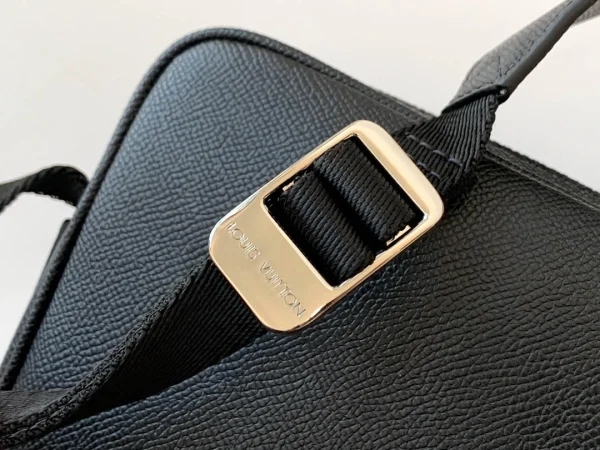 Louis Vuitton Size 29.5x20x10.5 cm - Image 4