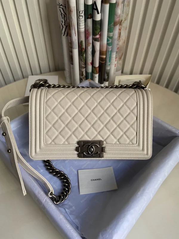 ?Chanel Calfskin Size:25x15x9cm