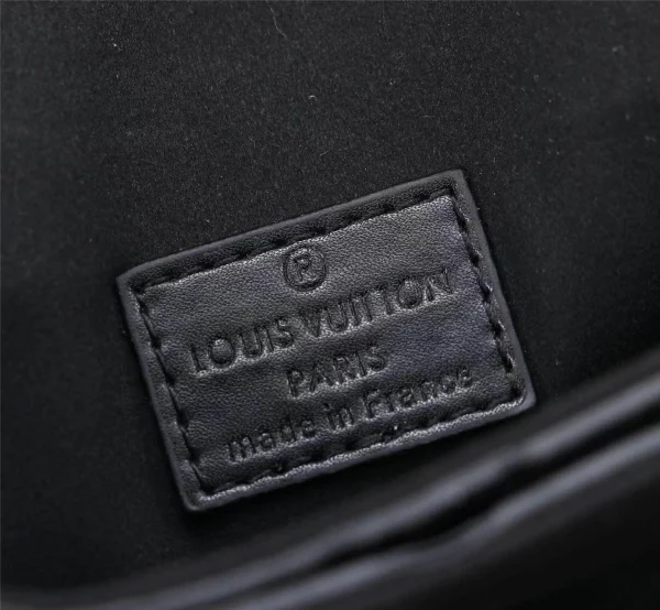 Louis Vuitton Model: 69405 Size: 15x17x8 cm - Image 5