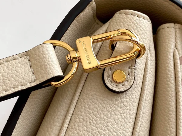 Louis Vuitton size: 25x19x7cm - Image 7