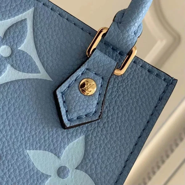 Louis Vuitton Size: 14.0 x 17.0 x 5.0 cm - Image 7