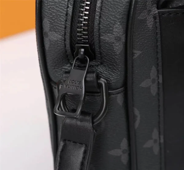 Louis Vuitton Model: 69404 Size: 15x17x8cm - Image 8