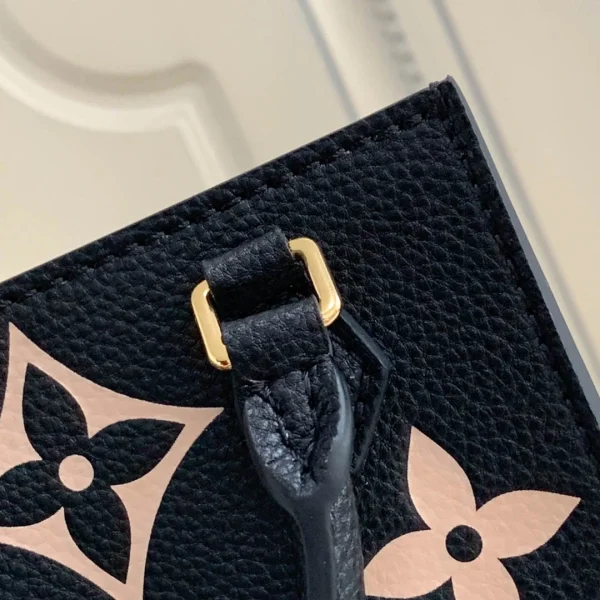 Louis Vuitton Size: 14.0 x 17.0 x 5.0 cm - Image 8
